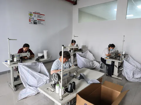Nhân sự lắp ráp sản phẩm dệt may ngành lưu trú tại khu vực may